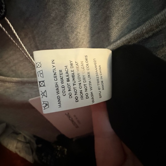 BloomChic Chiffon Floral Mesh Wrap Ruffle Hem Blouse. 18/20 NWT 2x - Picture 10 of 15